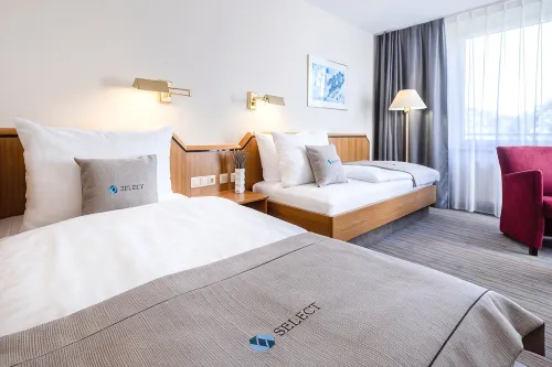 Holiday Inn - the niu, BLADE SOLINGEN by IHG - Wifi