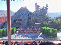 Huaqian Yuexia Inn Lijiang