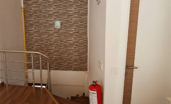 Harbour Hotel - Housity