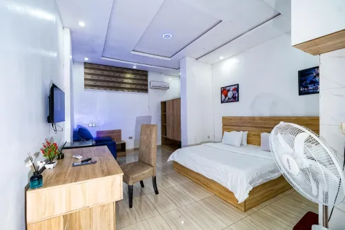 Purple Lavender Court Apartment