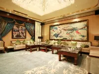 New Paris Hotel Hotels near Dragon Tower