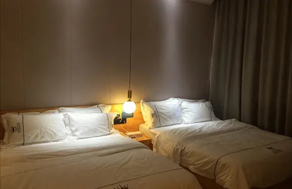 皇冠悦麗斯酒店