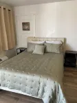 1-bedroom suite on 1st Fl. in Green River with AC, WiFi, a kitchen and laundry.