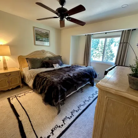 Mountain Chalet on Golf Course with Beautiful Views