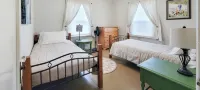Coffee Klatch Cottage - Yellow - 3-Star