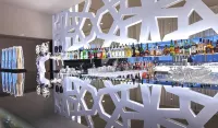 Zijin Hotel Belgrade - ที่มีบาร์