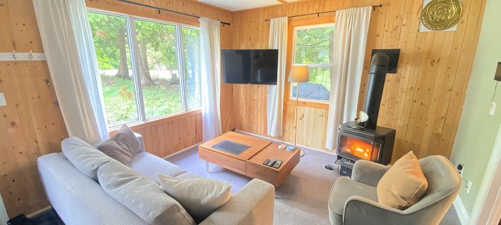Cozy/private cabin located in Lions head beside Bruce trail! Hotels in Bruce County