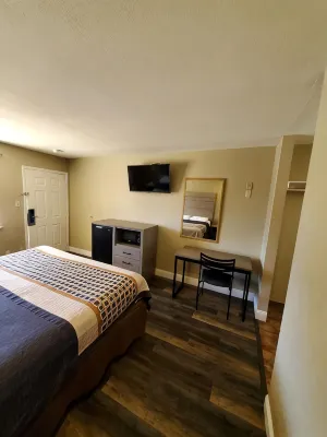River Inn Motel