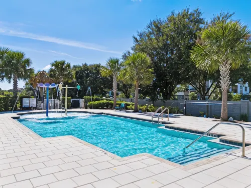 New Luxury 4 Bedroom Villa by 𝓓𝓲𝓼𝓷𝓮𝔂 w/ Pool - 4-Star