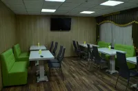 Tsentralnaya Hotel - غرفة مطلة على الجبل