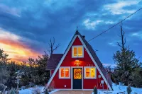 NEW Cozy Owl A-Frame: Cabin with Epic Mountain Views Featured on HGTV - Chalets
