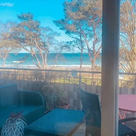 House directly on the beach, behind the dune, sea view