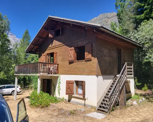 65m2 DUPLEX APARTMENT IN CHALET FOR 6 PEOPLE Hoteles en Pelvoux