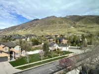 Charming 1-bedroom apartment with AC, WiFi in Draper - Skiing & Mountain Biking