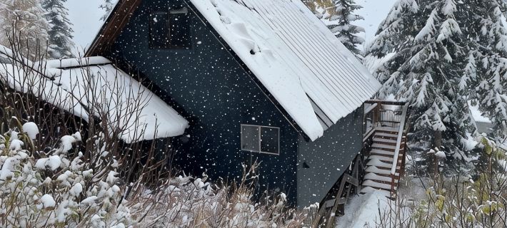 Alpine Haus Cabin • Hot Tub • Views • Close to Schweitzer Village! Ξενοδοχεία στην πόλη Bonner County