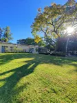 Luxury House into Nature in Sandton, peaceful place with full of greens