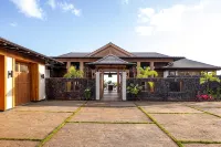 Luxurious 4 Bedroom Retreat, Private Pool, Located in KuKui' Ula Community. - プライペートプール