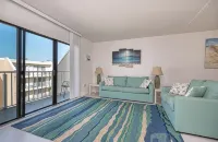 Seacret Hideout - Bayside - 1 block to beach, Seacrets and more. - 자쿠지