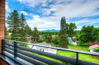 The Bear Den in Downtown Bozeman: Penthouse With Mountain Views - Mountain View
