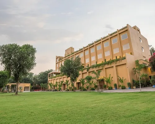 Hotel Lalita Grand Mathura- Vrindavan Hotels in Mathura