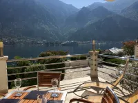 Ground Floor. Private Terrace, Shared Pool, Views across Fjord to Kotor Old Town - WiFi