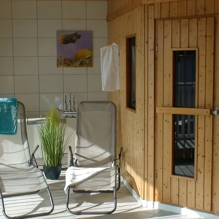 Duplex apartment with swimming pool and sauna 200 m to the beach