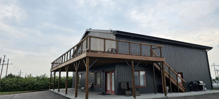 Spacious modern lodge outside of city Hotels in Hall County