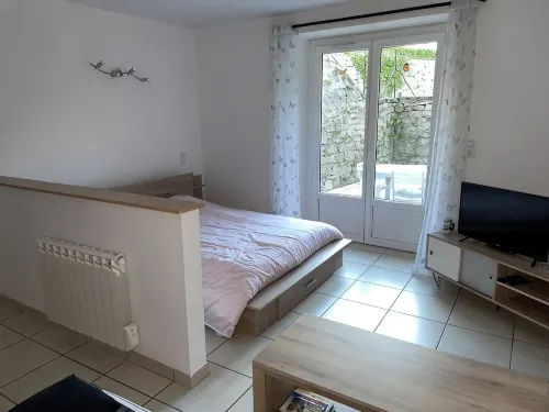 Ideally located apartment with terrace 10 minutes from the beach