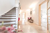 Beautiful vacation home in a large park with mountain views - 무료 와이파이
