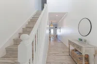Top Rated!!  Poolside Ground Floor Master Br Walk to New Brewsters & the Beach