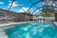 Private Heated Salt Water Pool Oasis • 10 Mins to Clearwater Beach - สระว่ายน้ำส่วนตัว