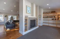 Trinity :Sleeps 10- HotTub-GameRoom-Huge Kitchen-Perfect4Groups Tram & Mtn View - บังกะโล