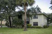 A + Location!  2 Bedroom/ 2 Bath Condo with pool/ stroll to beautiful beach
