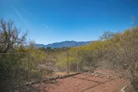 Charming 3-bedroom house with AC, WiFi in tranquil Cottonwood - Homestays