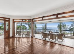 Spectacular bay Island Views in Manly Close to Lots Cafe Restaurants Market IGA
