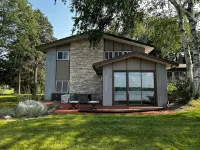 Lake Home perfect for families in a quiet Lake Antoine neighborhood.