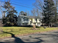 Spacious 4 BR Home, Steps to Lagoon, Minutes to Downtown Oak Bluffs and Beaches!