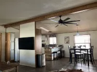 Fun Rustic 2/2 Single level in a great community. - พร้อมWifi