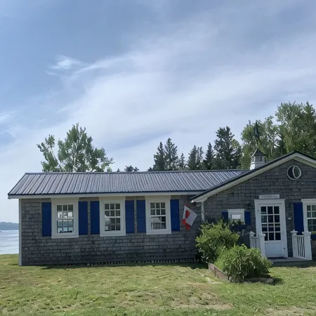 Seaside Cottage With Amazing Ocean Views:NEW MASTER BR,LR, Screened Porch,DECKS