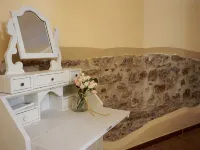 Romantic apartment in the Vicolo dei Baci located in the historic center 斯佩洛住宿飯店