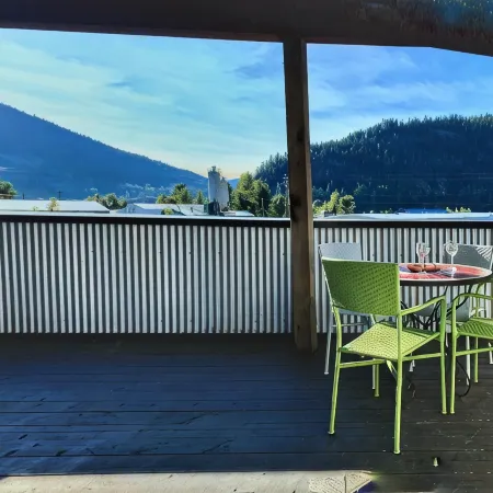 Walk everywhere from Railtown Suite! + spacious, beautiful, & comfortable.