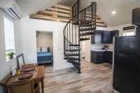 The Tiny House - Omaha's # 1 unique experience - 방갈로