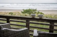 Unforgettable Oceanfront View! Steps to the Sand! Rockaway 2BR Condo! Beachfront - 4 stjerner