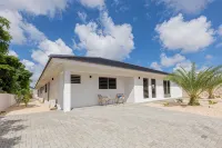 *PRACHING* The Luxury 8 person Villa Vista Lena in the neighborhood of Jan Thiel. See x1f3a5;! - 4-Sterne