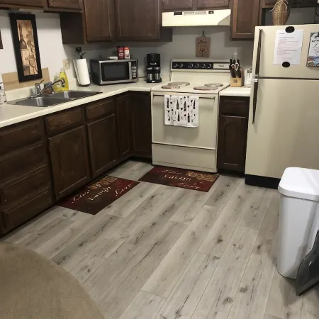 Cozy, Clean! Pets Welcome..Close to Walking/Bike Trail