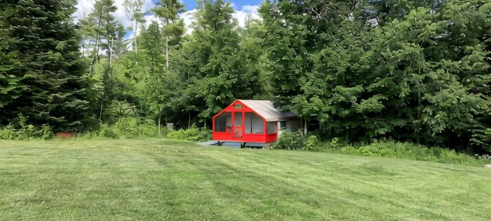 GLAMP SUZANNE: CANVAS CABIN ON PRETTY ADIRONDACK FARM OFFERS PRIVACY AND VIEWS Hotels in Johnsburg