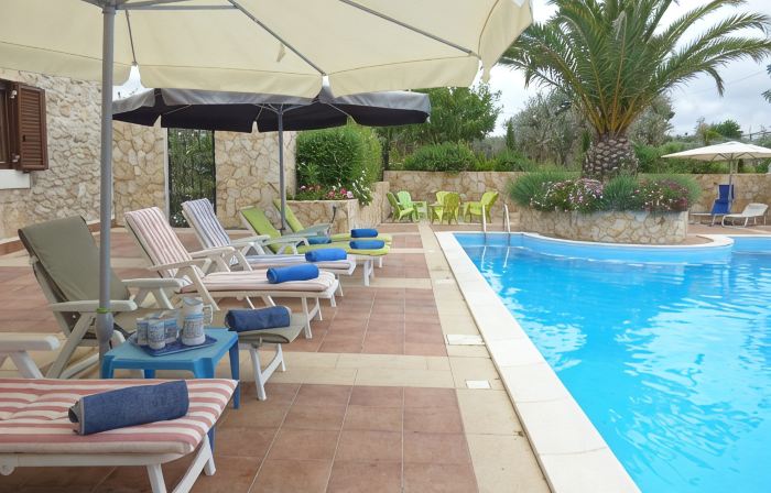 Villa Albero Limone Luxury 3 bedroom 4 bathooms farmhouse private pool and wif