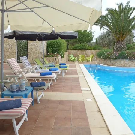 Villa Albero Limone Luxury 3 bedroom 4 bathooms farmhouse private pool and wif