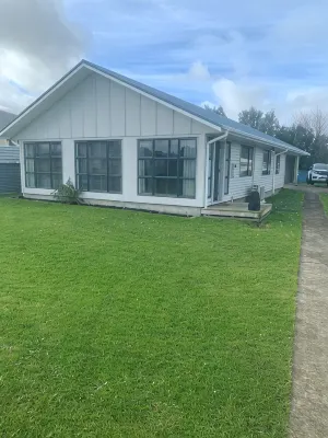 Patea Hurleys Retreat  House sleeps 8 - 3-Star