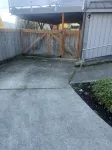 Brand new! Lots of light! Private unit separate driveway and entrance. - 방갈로